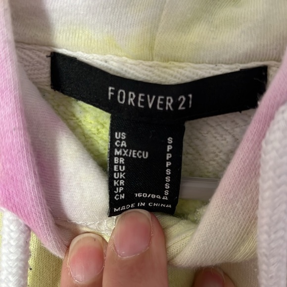 Women’s Forever 21 Tie Dye Cropped Hoodie Size Small - Picture 3 of 3